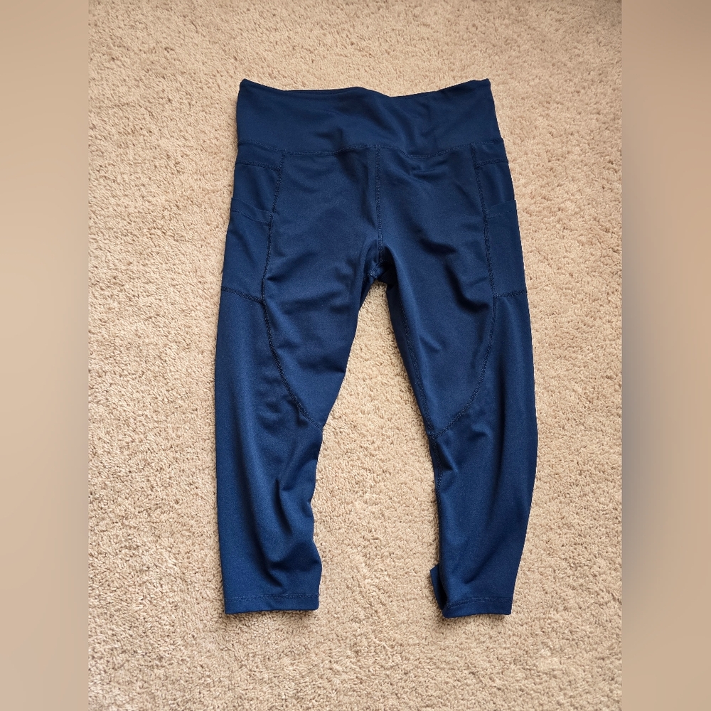 Zyia Light N Tight Capri leggings